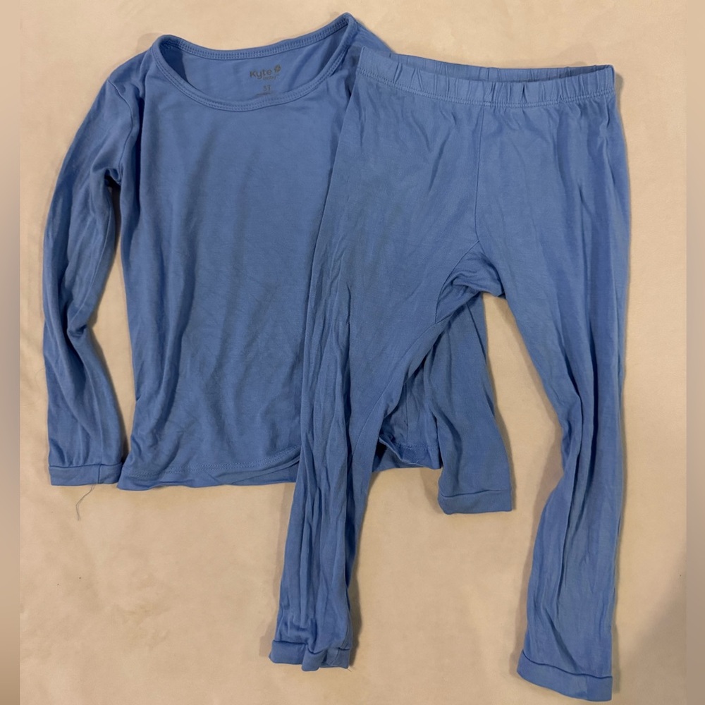 Kyte Baby long sleeve pajamas, size 3T